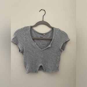 gray crop top